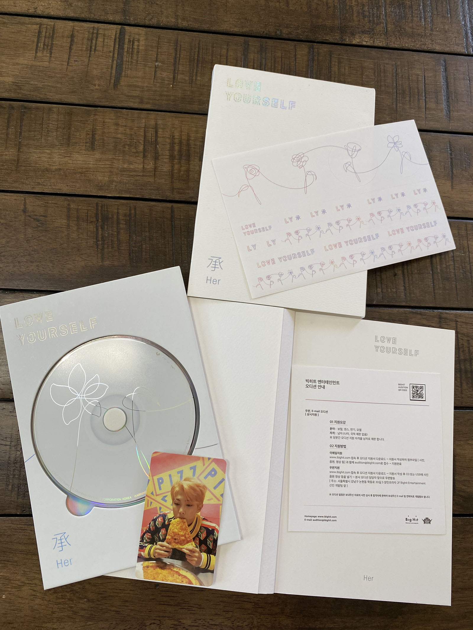 BTS - LOVE YOURSELF 承 : HER : VERSION E (DELUXE CD + PHOTOBOOK